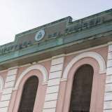 Al perimetro interno si accede superando la facciata monumentale dell�edificio, dove campeggia la scritta �Manifattura dei tabacchi�